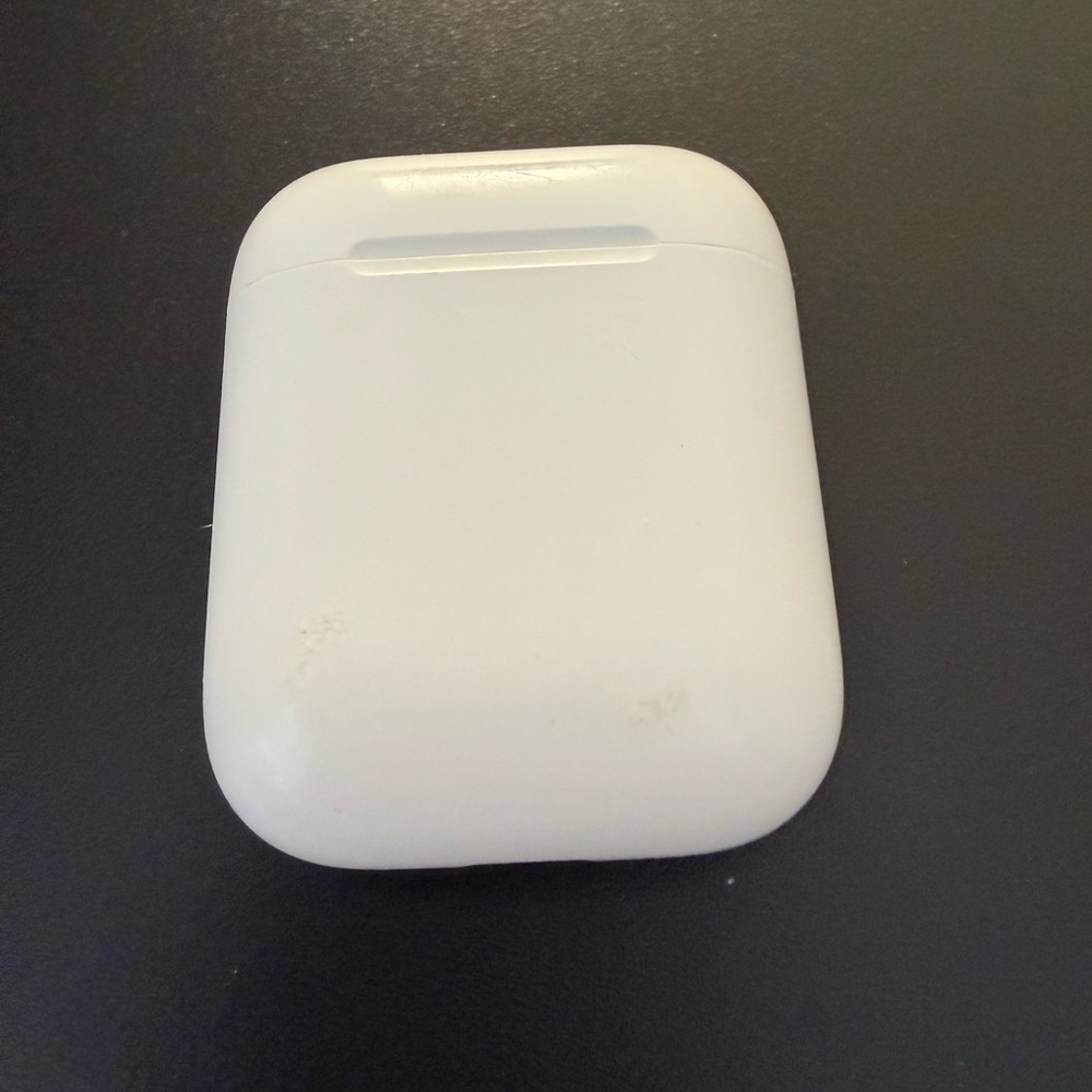 Apple Earbuds First Gen - Picture 2 of 5